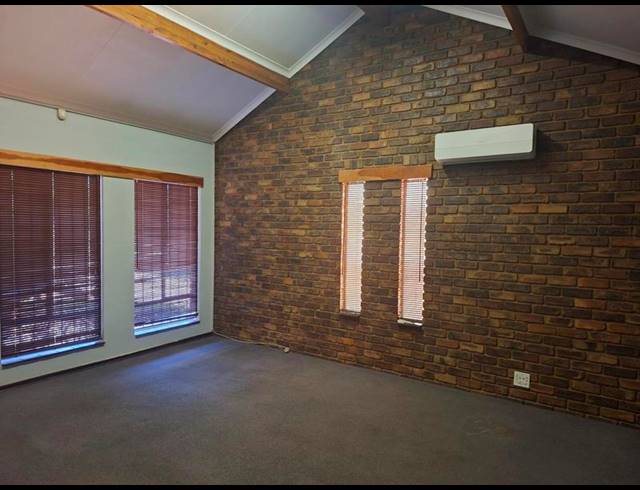 BUSINESS PROPERTY TO RENT IN DOORNKLOOF